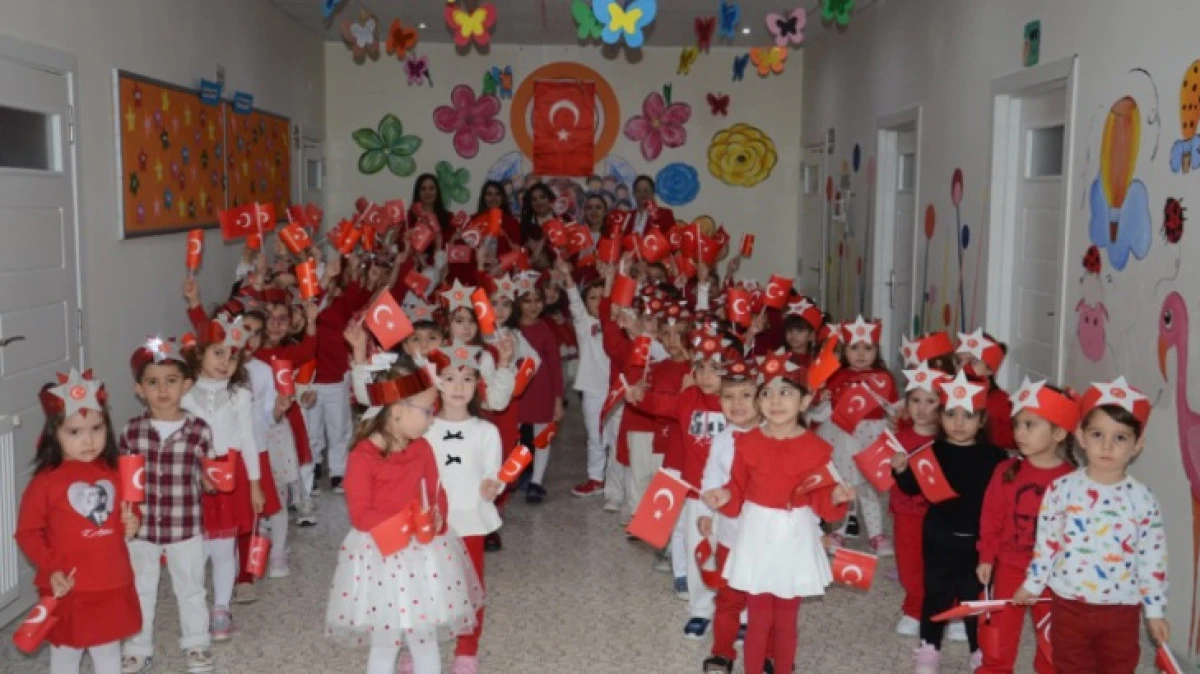 Minik Kardelenlerden muhteşem 29 Ekim coşkusu