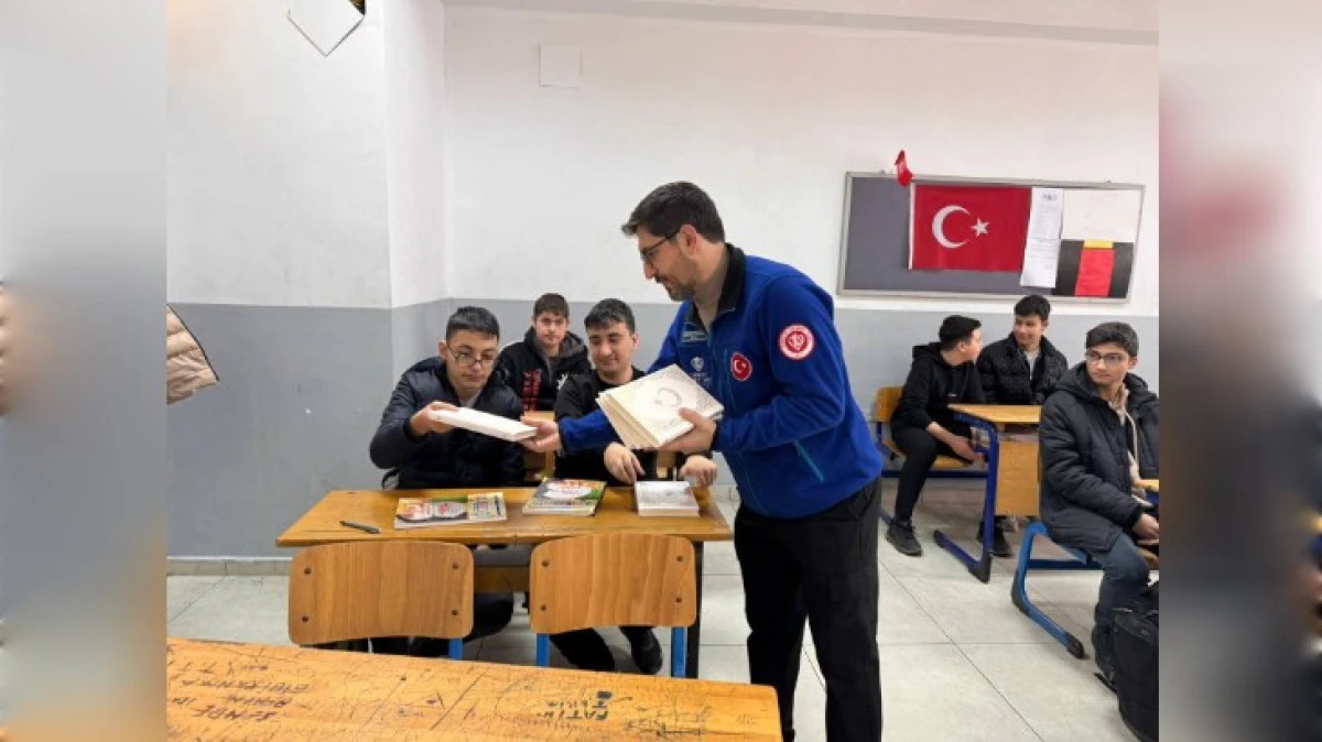 M&Uuml;FT&Uuml;L&Uuml;K KUR'AN'I KERİM DAĞITTI 