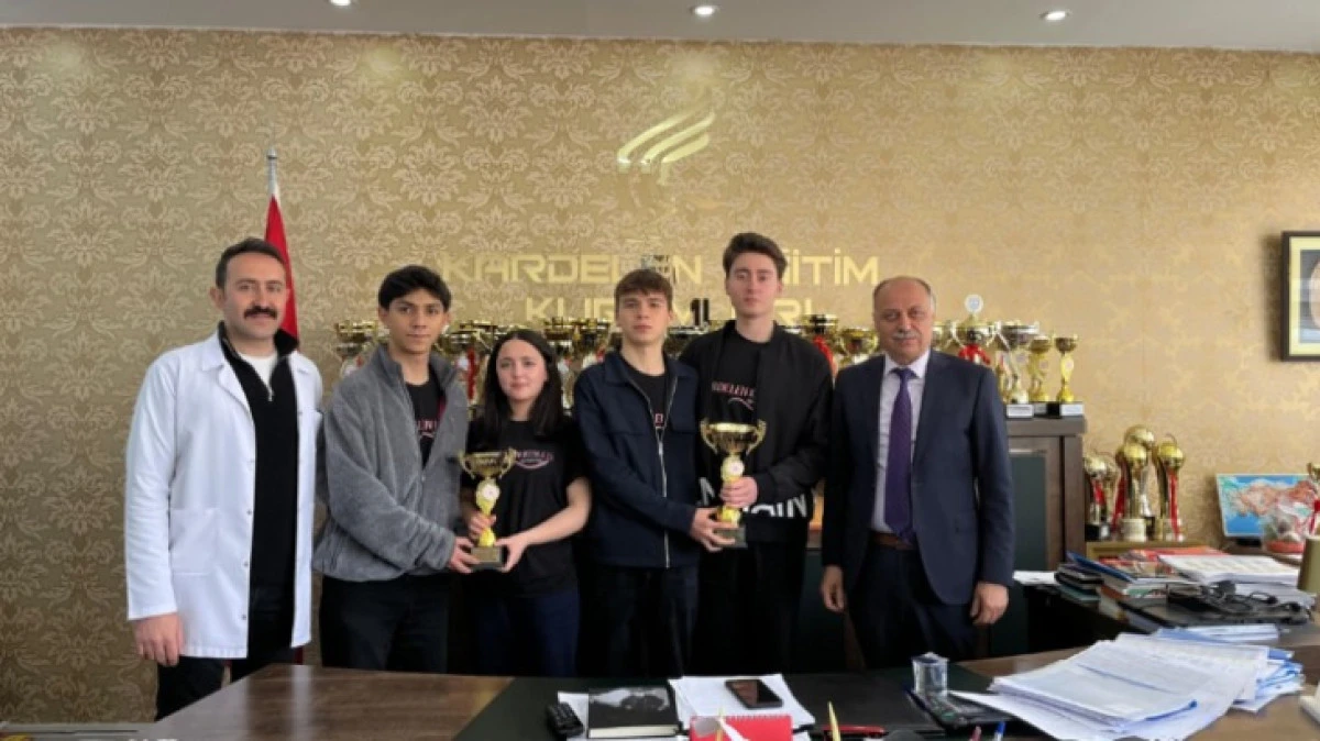 M&uuml;nazara yarışmalarında lider yine Kardelen