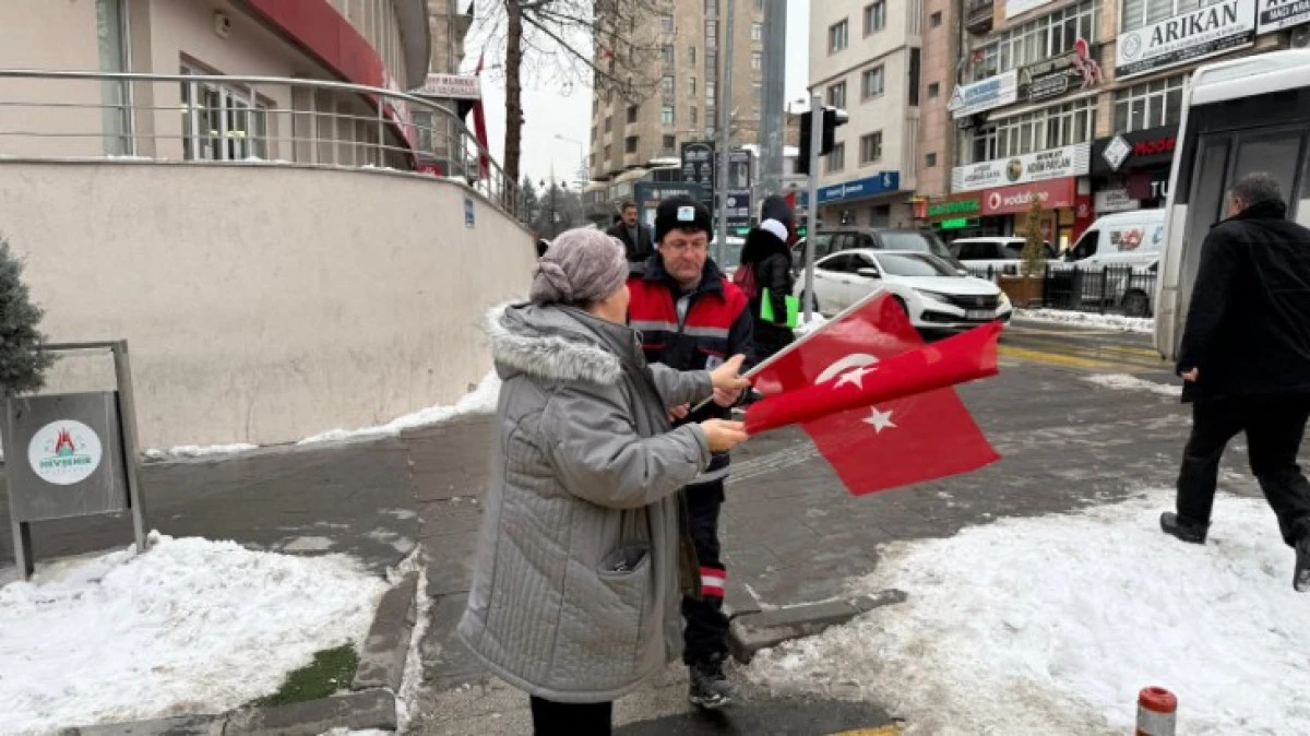 NEVŞEHİR BAYRAKLARLA DONATILDI 