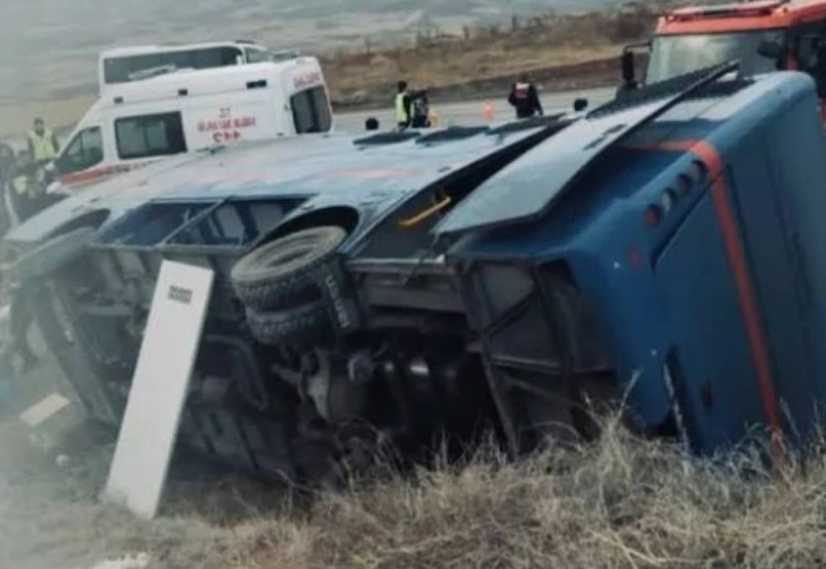 NEVŞEHİR CEZAEVİ ARACI KAZA YAPTI 