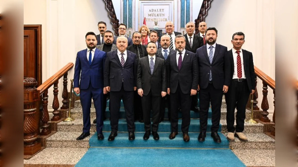 NEVŞEHİR HEYETİ ADALET BAKANI AKIN G&Uuml;RLEK'İ ZİYARET ETTİ 