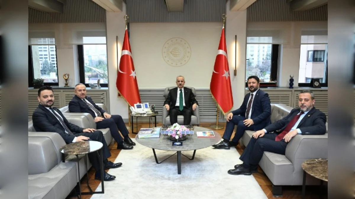 NEVŞEHİR HEYETİ BAKAN URALOĞLUNU ZİYARET ETTİ 