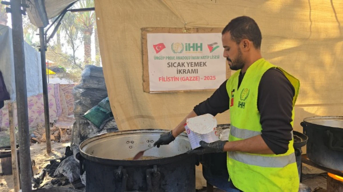 NEVŞEHİR İHH GAZZE'DE SICAK YEMEK DAĞITTI 