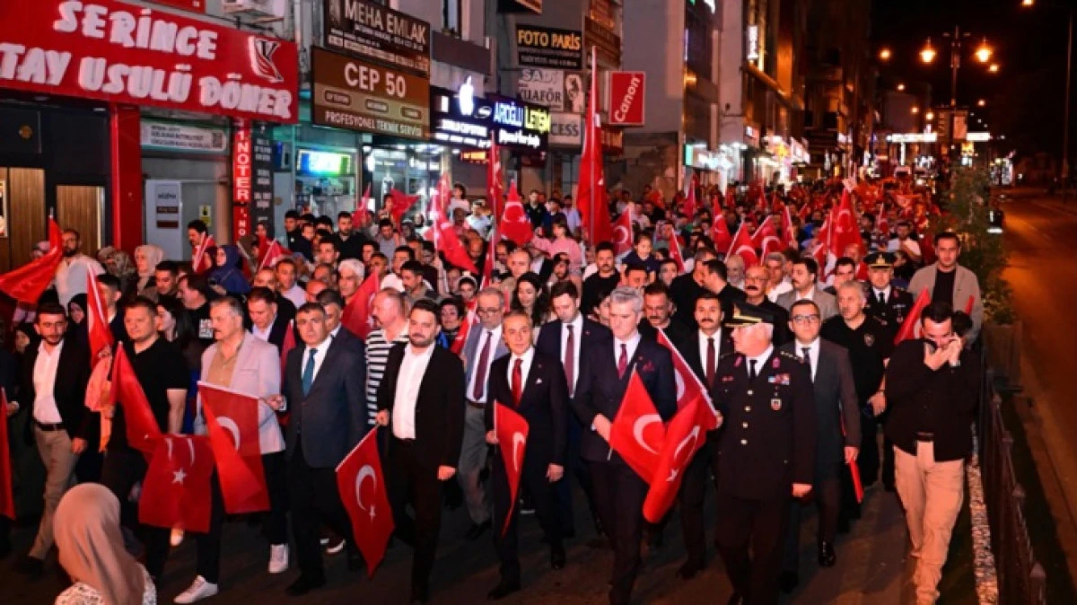 NEVŞEHİR'DE 15 TEMMUZ MİLL&Icirc; BİRLİK Y&Uuml;R&Uuml;Y&Uuml;Ş&Uuml;NE YOĞUN KATILIM