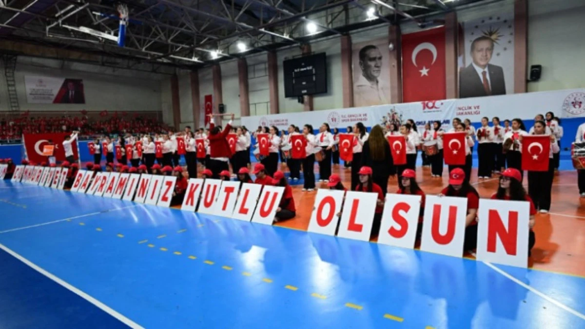 NEVŞEHİR&rsquo;DE 29 EKİM CUMHURİYET BAYRAMI COŞKUSU: CUMHURİYETİMİZ 103 YAŞINDA