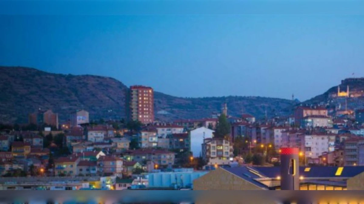 NEVŞEHİR'DE DUA EDELİM DE 6 KATTAN SONRA YANGIN ÇIKMASIN İNŞALLAH 