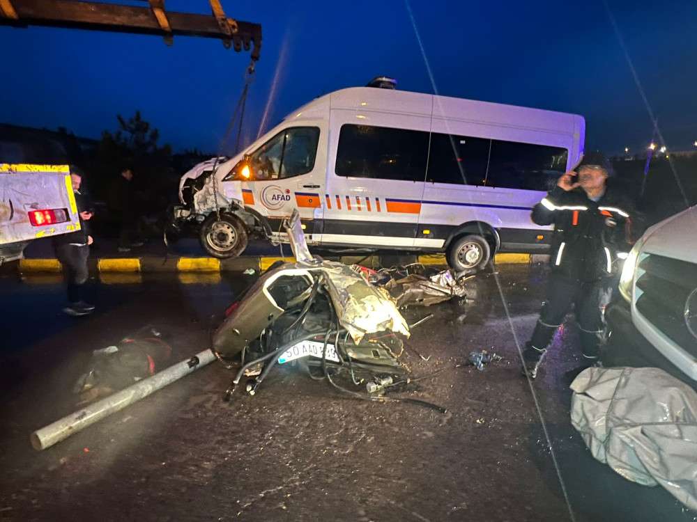 NEVŞEHİR&rsquo;DE FECİ KAZA 1 &Ouml;L&Uuml;, 9 YARALI