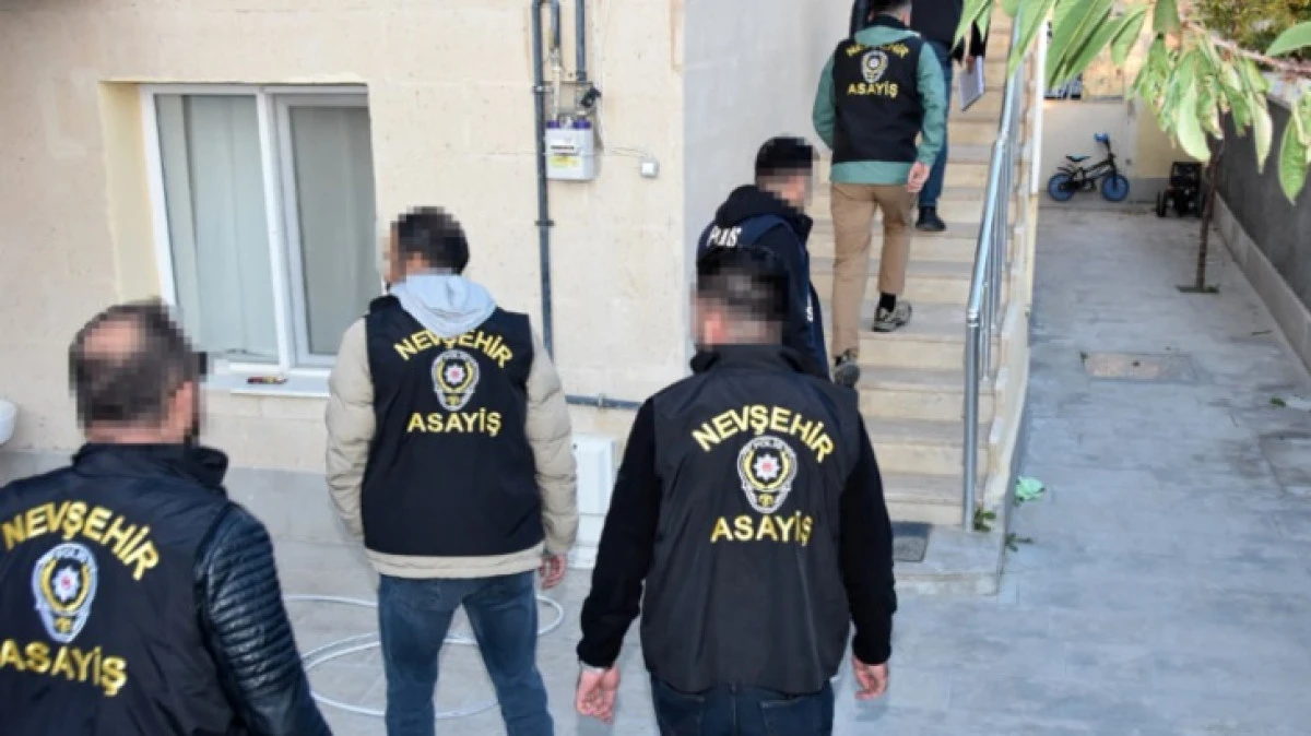 NEVŞEHİR&rsquo;DE FUHUŞ OPERASYONU: 26 Ş&Uuml;PHELİ G&Ouml;ZALTINA ALINDI