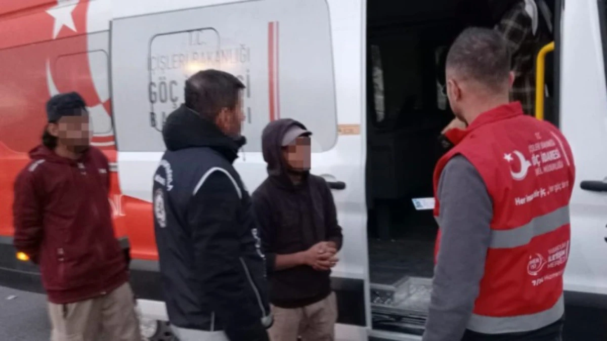 NEVŞEHİR&rsquo;DE G&Ouml;&Ccedil;MEN KA&Ccedil;AK&Ccedil;ILIĞI DENETİMLERİ: 8 YABANCI UYRUKLU ŞAHSA CEZA