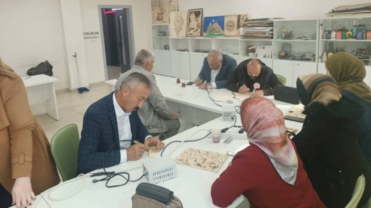 NEVŞEHİR&rsquo;DE ŞEHİT AİLELERİ VE GAZİLER AHŞAP YAKMA ETKİNLİĞİNDE BULUŞTU