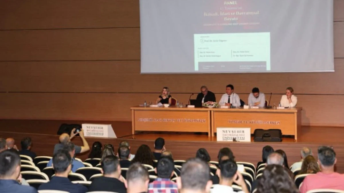 NEV&Uuml;'DE 15 TEMMUZ PANELİ D&Uuml;ZENLENDİ 