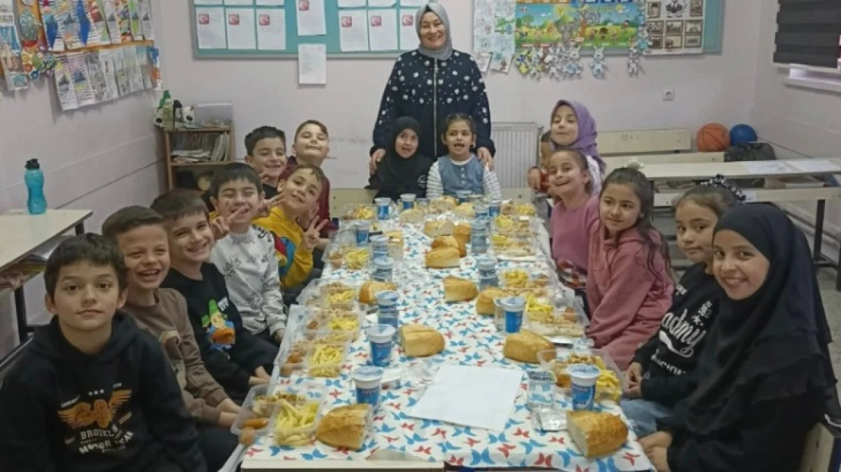 &Ouml;ĞRENCİLER İFTARLARDA BULUŞUYOR 