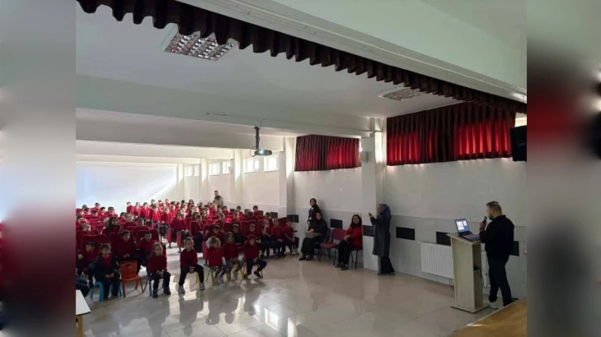 ÖĞRENCİLERE ÇANTA NASIL TAŞINMALI ANLATILDI 