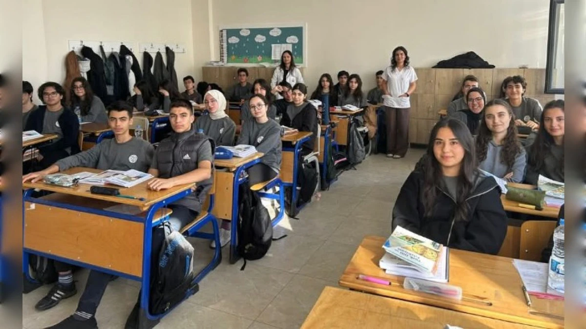 ÖĞRENCİLERE DİŞ BAKIMI EĞİTİMİ VERİLDİ 