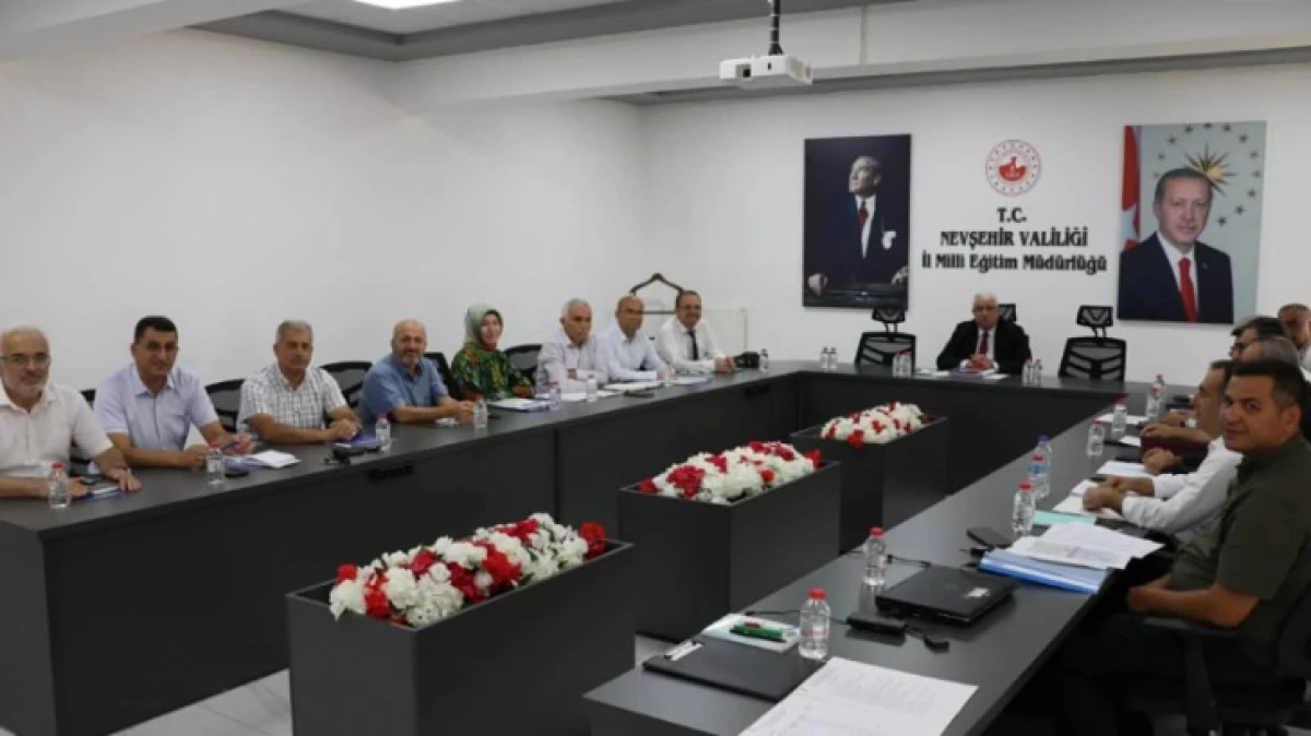 OKUL M&Uuml;D&Uuml;RLERİ YENİ D&Ouml;NEM &Ouml;NCESİ TOPLANDI 