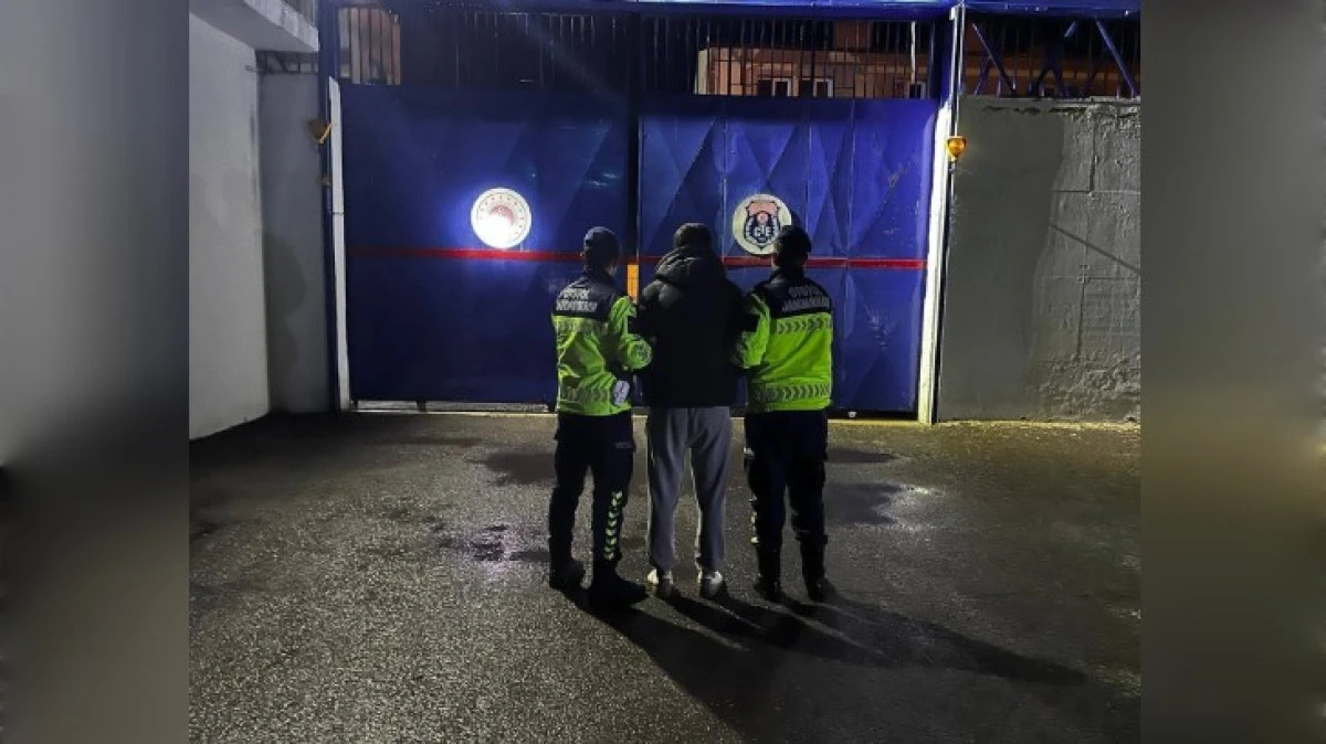 OTOYOLDA JANDARMA YAKALADI 