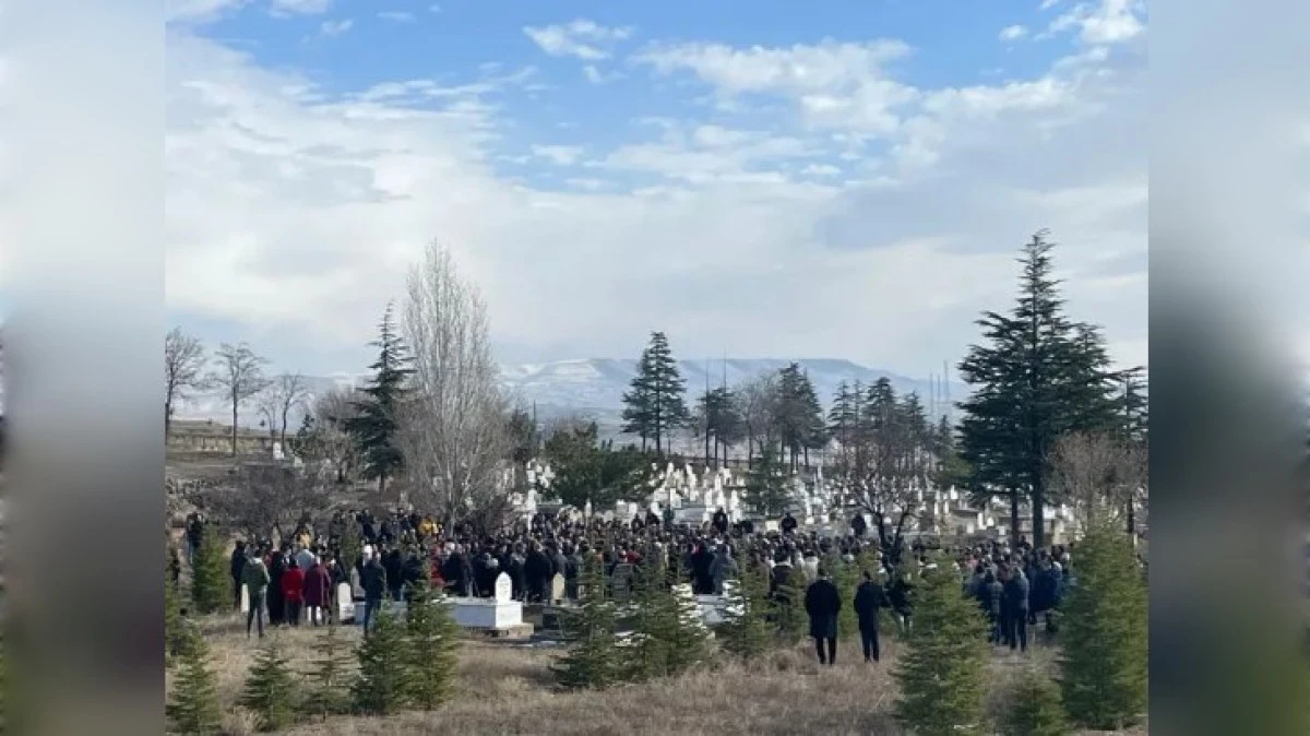 &Ouml;ZG&Uuml;R K&Ouml;R&Uuml;K&Ccedil;&Uuml; SON YOLCULUĞUNA UĞURLANDI 