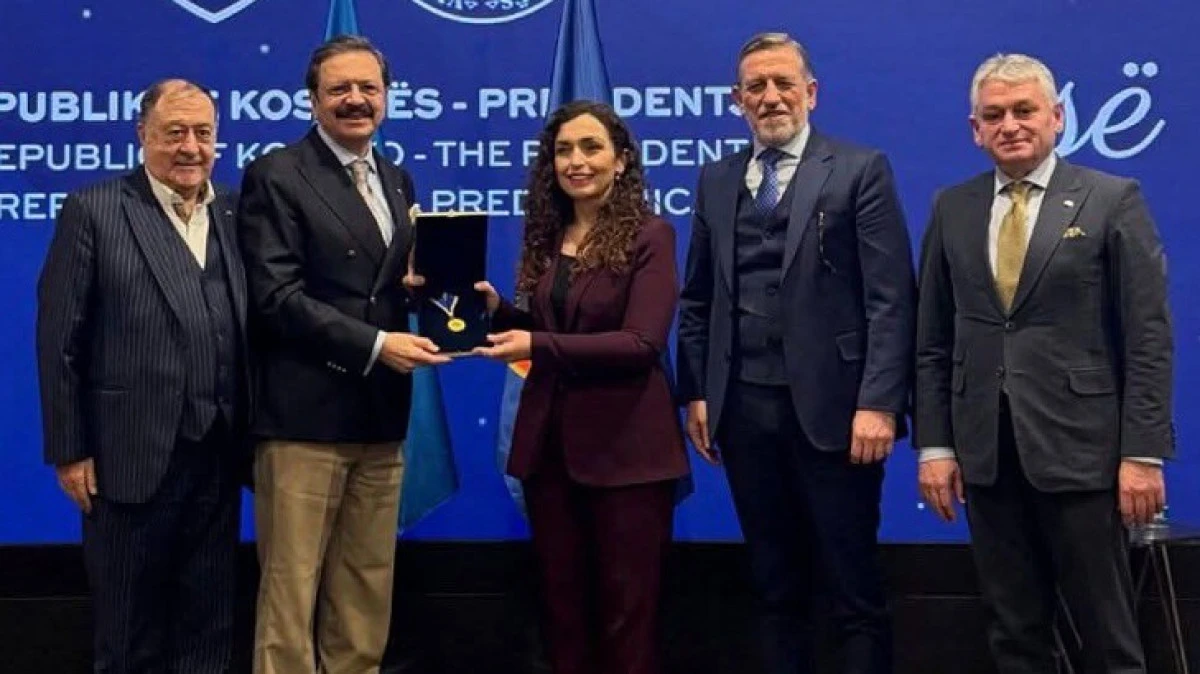 PARMAKSIZ, HİSARCIKLIOĞLU İLE KOSOVA'DA TENASLARDA BULUNDU 