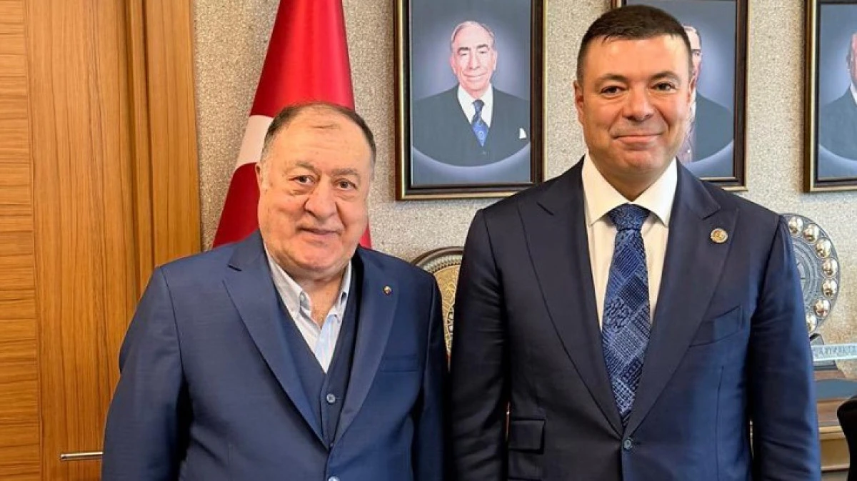 PARMAKSIZ, MHP GENEL BAŞKAN YARDIMCISI BAYRAKTAR'A HAYIRLI OLSUN ZİYARETİ 