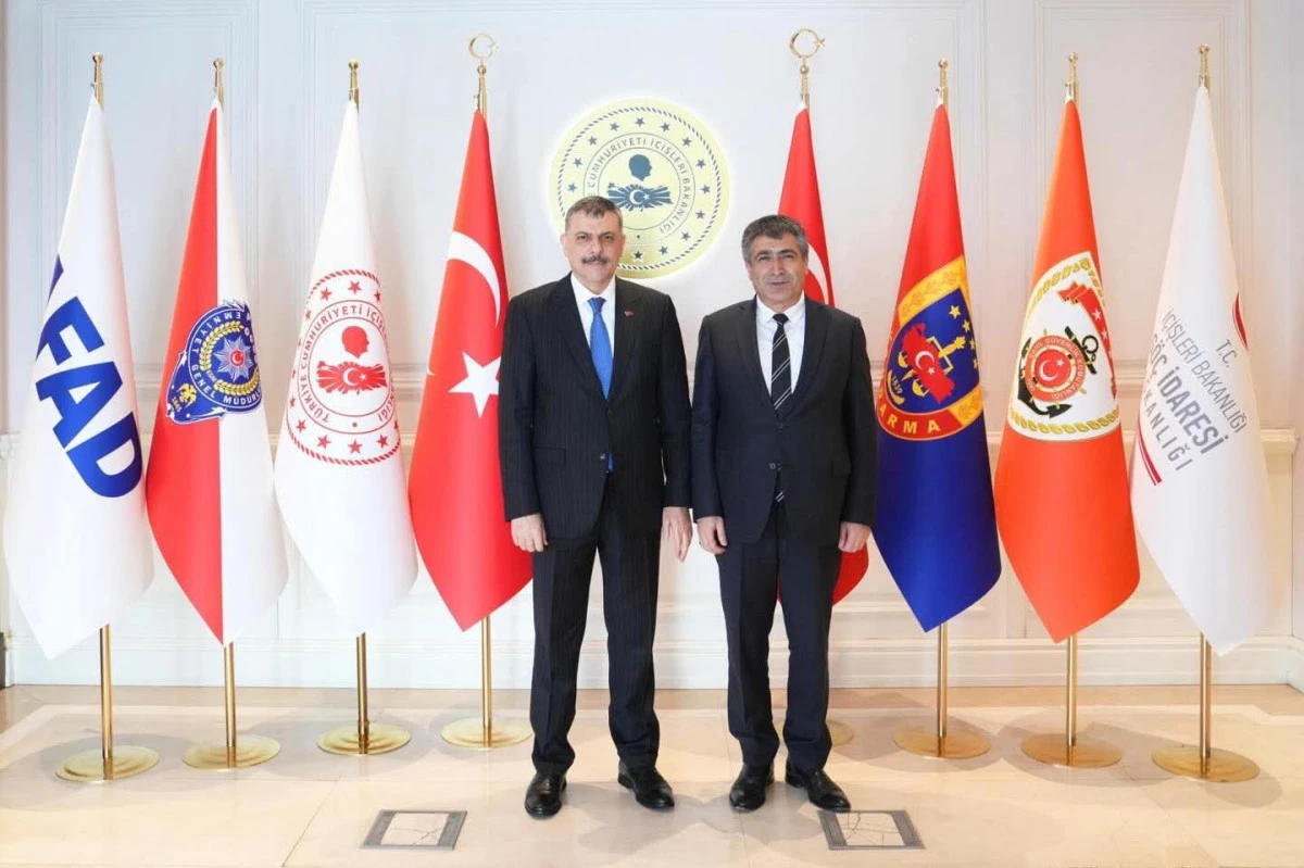 REKT&Ouml;R AKTEKİN İ&Ccedil;İŞLERİ BAKANI &Ccedil;İFT&Ccedil;İ'Yİ ZİYARET ETTİ 