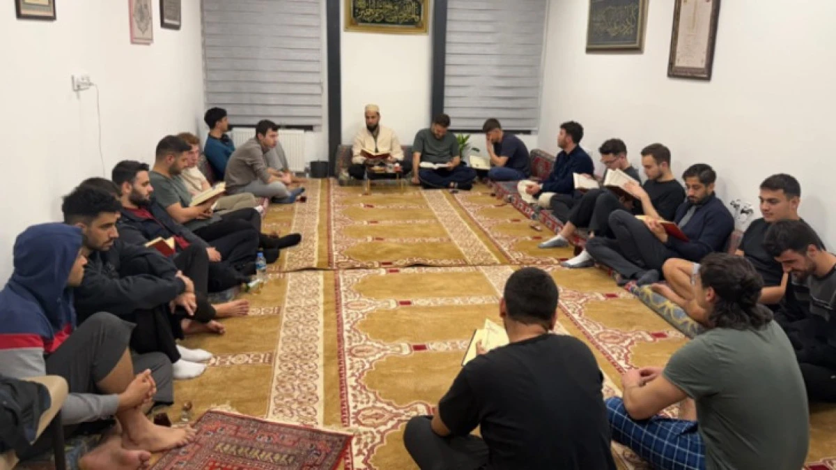 SALDIRIDA &Ouml;LEN &Ouml;ĞRENCİ VE &Ouml;ĞRETMENLER İ&Ccedil;İN DUA EDİLDİ 