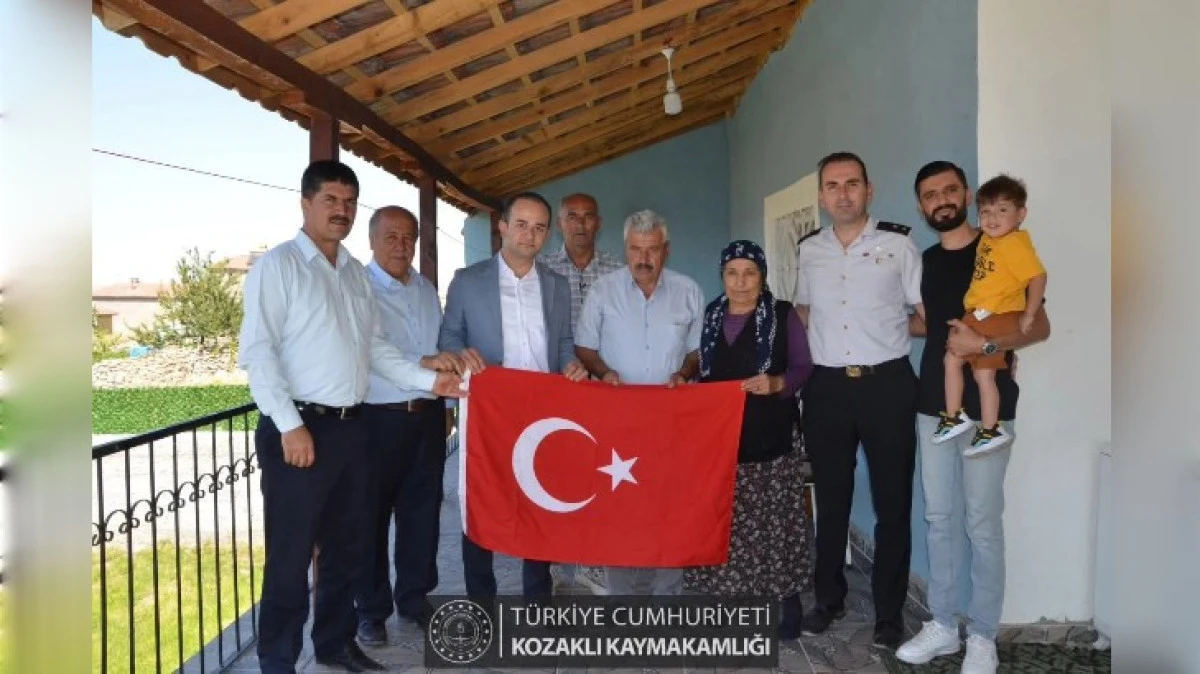 ŞEHİT ASKER KABRİ BAŞINDA ANILDI 