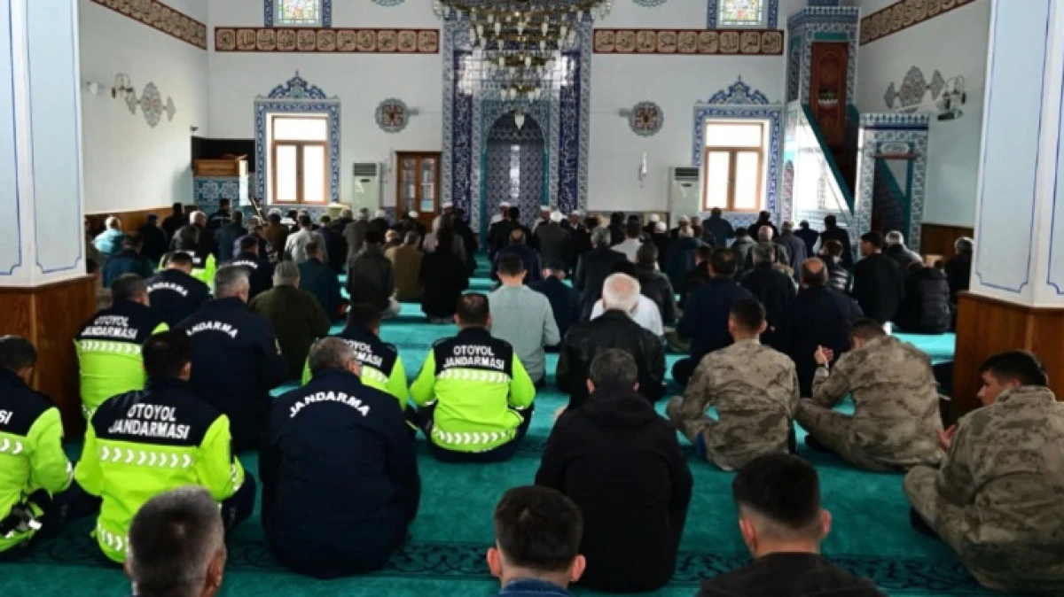 ŞEHİT İ&Ccedil;İN MEVLİD OKUTULDU 