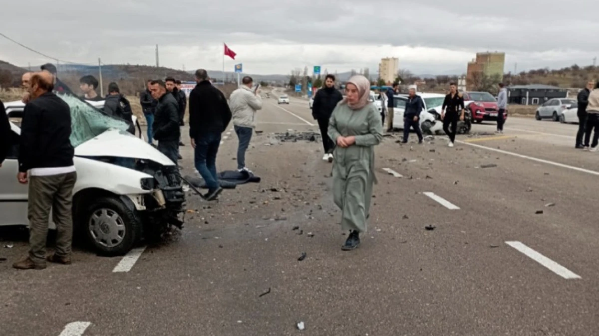 SON DAKİKA - KARAPINAR YOLUNDA FECİ KAZA