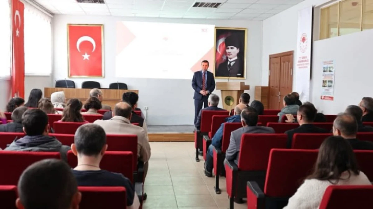 TARIM İL M&Uuml;D&Uuml;RL&Uuml;Ğ&Uuml;NDE PESTİSİT TOPLANTISI YAPILDI 