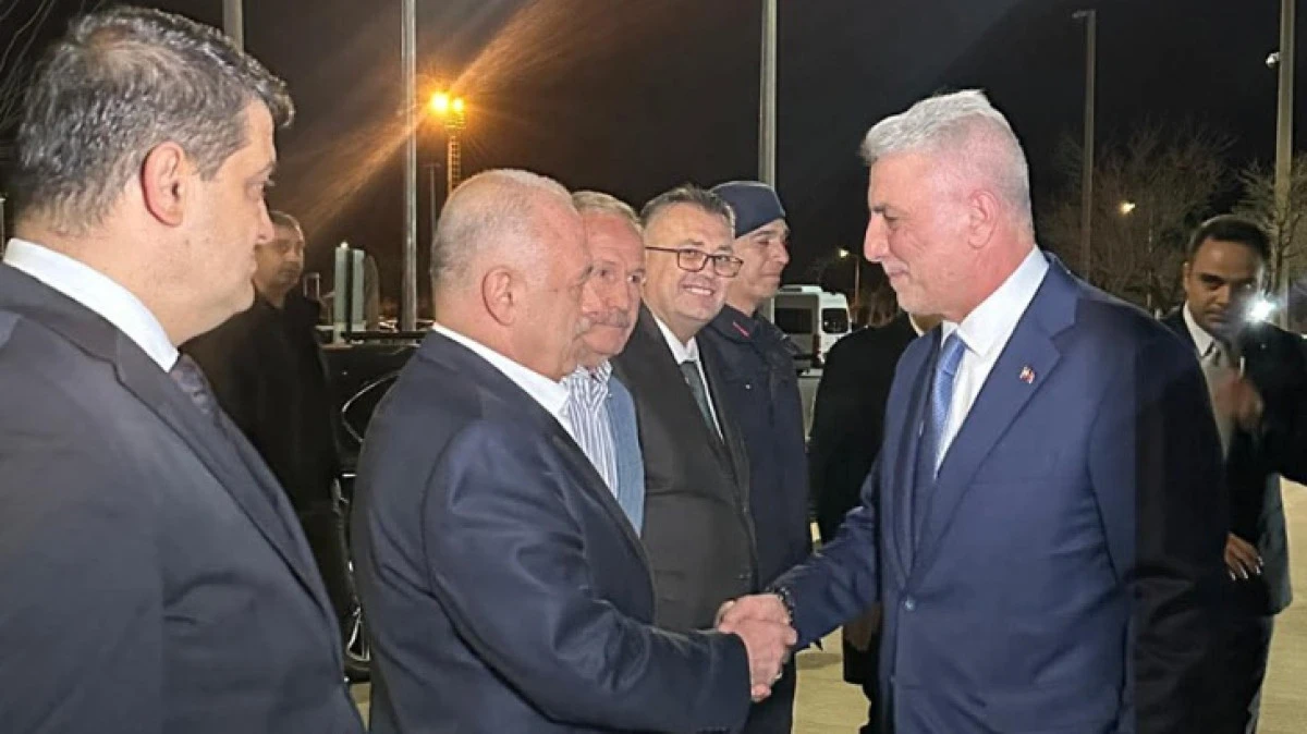 TİCARET BAKANI &Ouml;MER BOLAT NEVŞEHİR'DEN İSTANBUL'A GİTTİ 