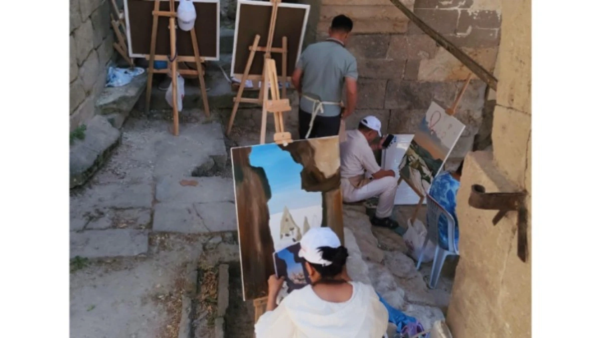 T&Uuml;RK D&Uuml;NYASI RESSAMLAR BULUŞMASI BAŞLADI 