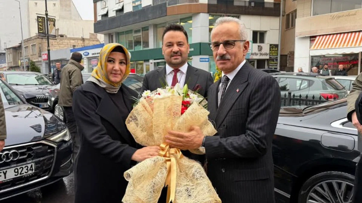 ULAŞTIRMA BAKANI URALOĞLU NEVŞEHİR'E GELDİ TEŞKİLAT İLE BULUŞTU 