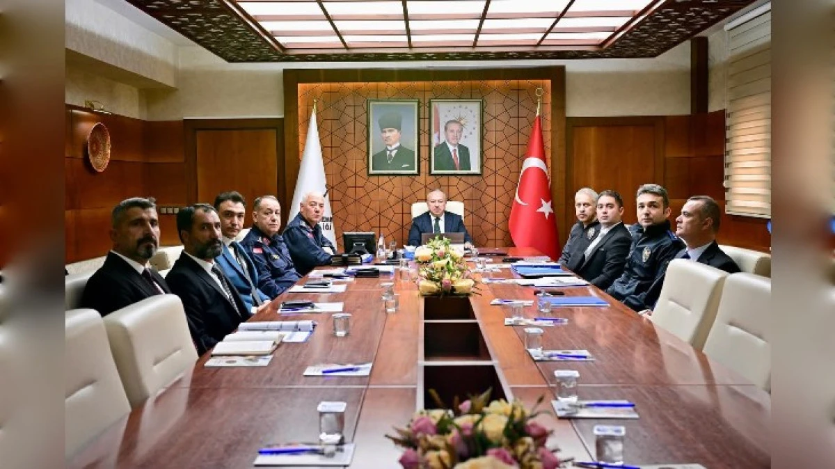 VALİ FİDAN ASAYİŞ TOPLANTISINA BAŞKANLIK ETTİ 