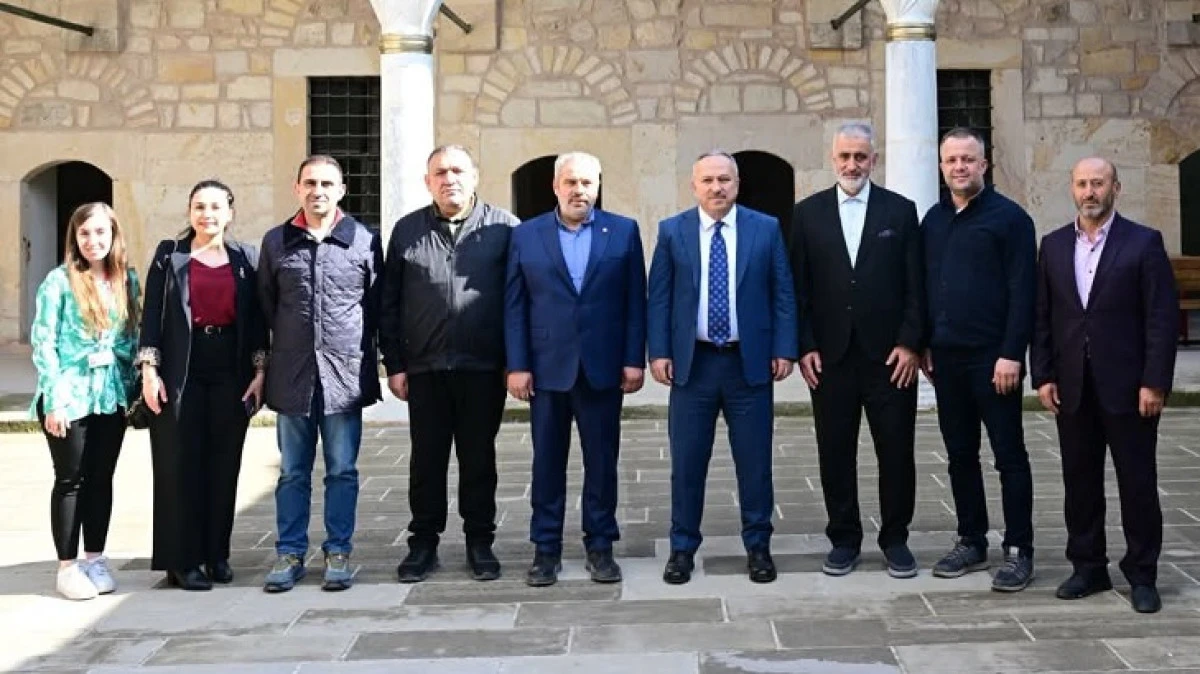 VALİ FİDAN TARİHİ KULLİYEYİ ZİYARET ETTİ 