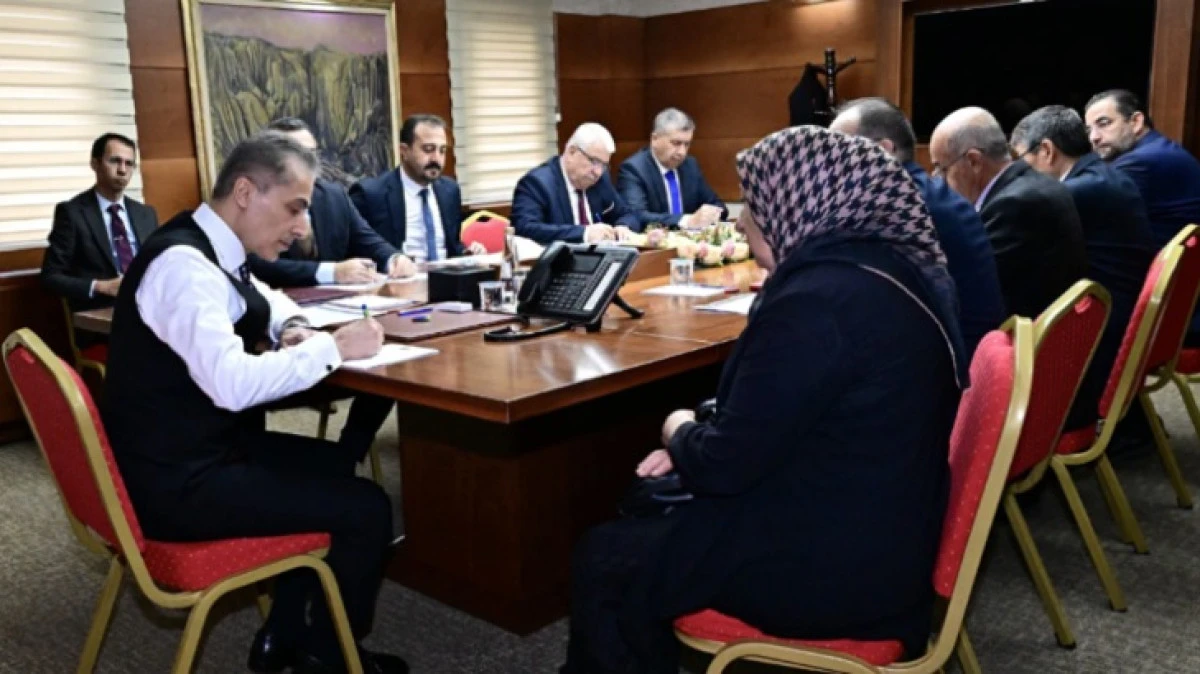 VALİ K&Ouml;K VATANDAŞLARLA BULUŞUP SORUNLARINI DİNLEDİ 