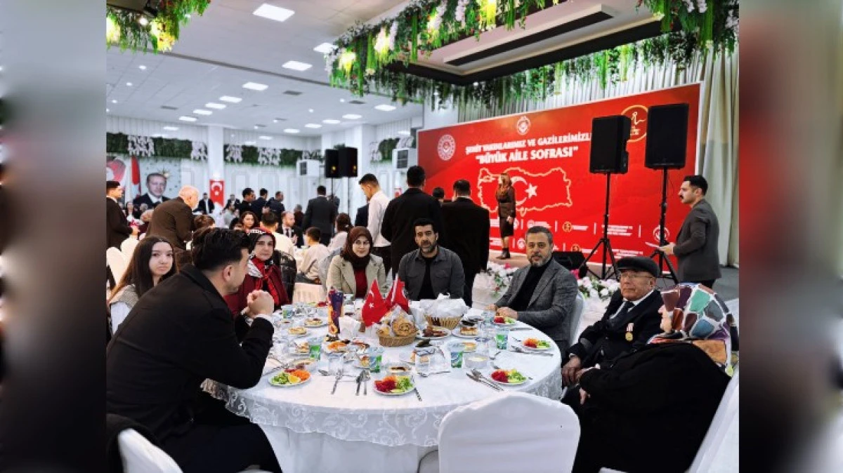 VALİLİK ŞEHİT AİLELERİ VE GAZİLER İ&Ccedil;İN İFTAR VERDİ 