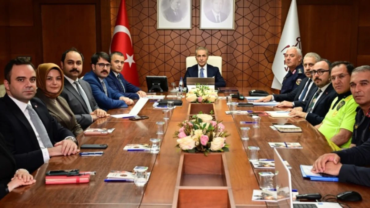 VALİLİKTE ASAYİŞ TOPLANTISI YAPILDI 