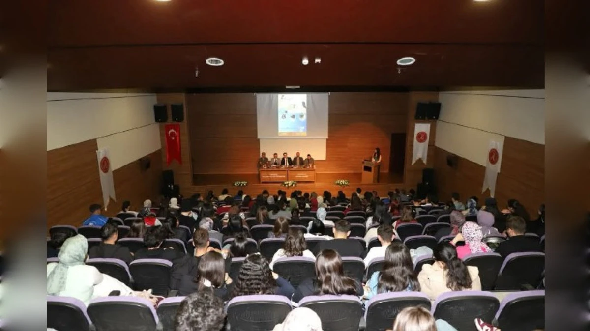 YAPAY ZEKANIN İSTİHDAMA ETKİSİ KONUŞULDU 