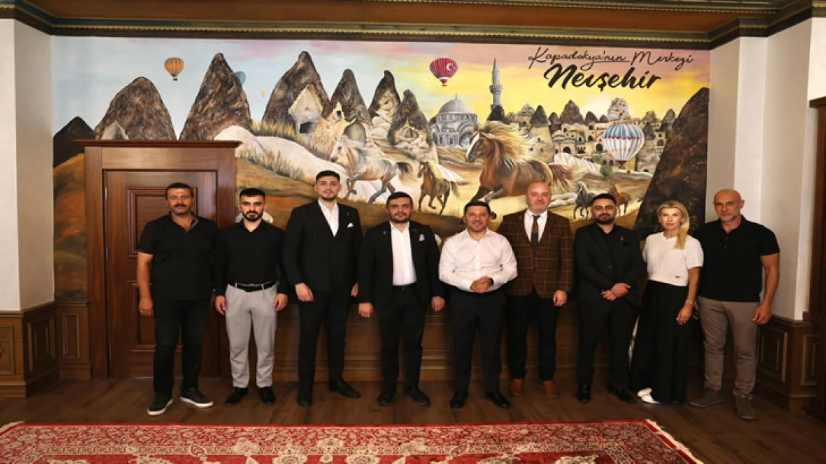 ZAFER PARTİSİNDEN BAŞKAN ARI'YA ZİYARET